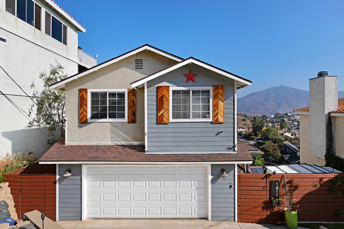 1617 La Presa Ave