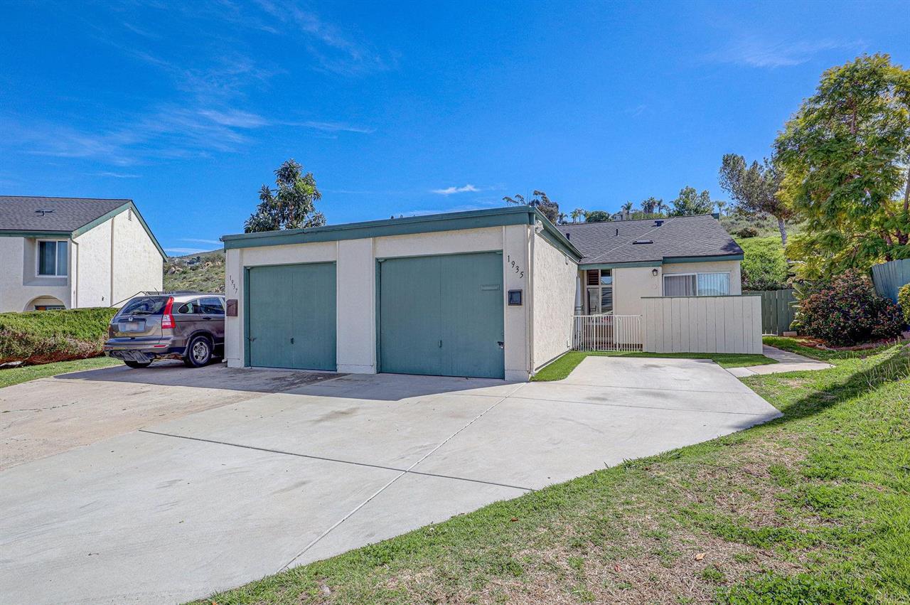 1935 Terracina Cir