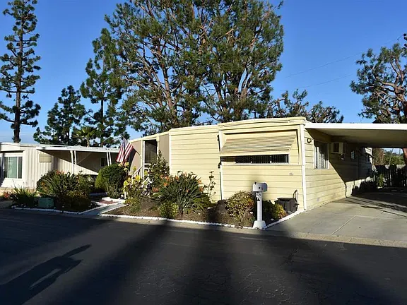 1145 E Barham Dr Spc 109